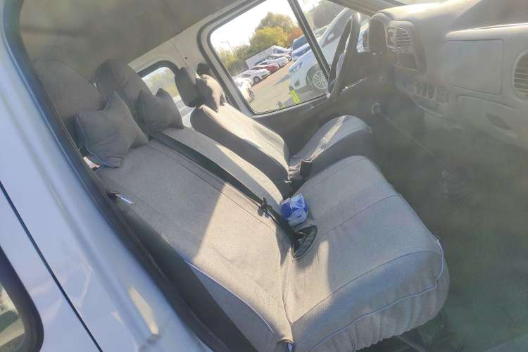 Used Ford Classic Transit 2013 2.8T Diesel Logistics Model with Short Wheelbase and Mid-Roof JX493ZLQ4
