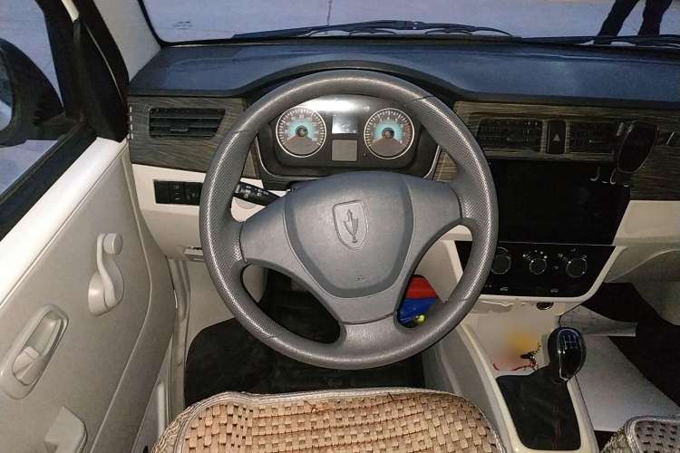 Used Jinbei New Hiace X30L 2023 1.5L Super-Enjoyment Edition Passenger Van 5/6/7-Seater Non-Air-Conditioned Version SWC15M
