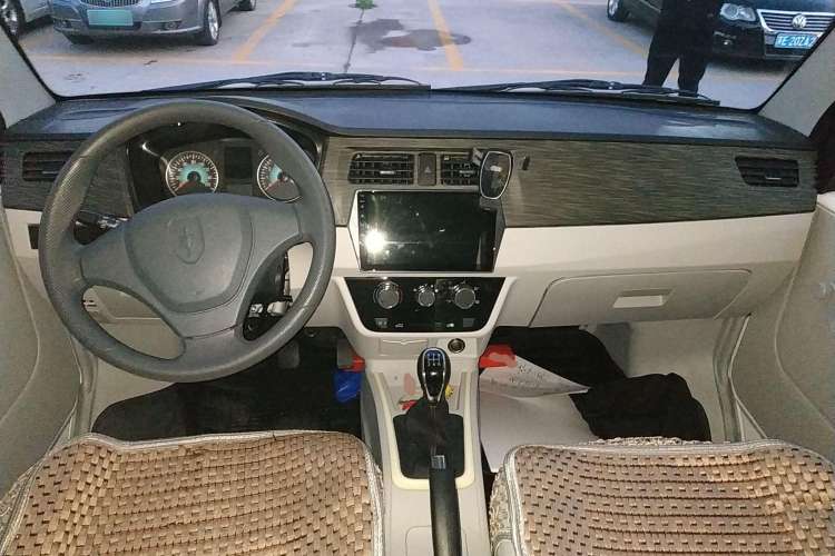 Used Jinbei New Hiace X30L 2023 1.5L Super-Enjoyment Edition Passenger Van 5/6/7-Seater Non-Air-Conditioned Version SWC15M
