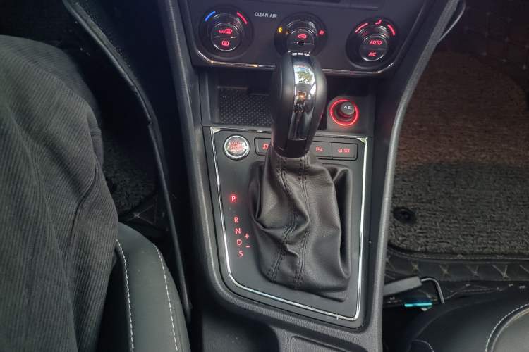 Used Volkswagen Gran Lavida 2017 180TSI DSG Comfort Edition
