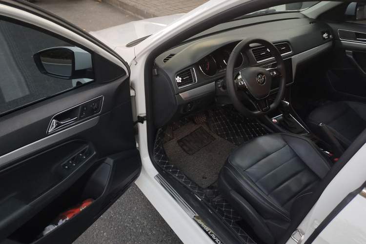 Used Volkswagen Gran Lavida 2017 180TSI DSG Comfort Edition
