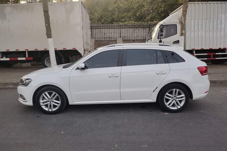 Used Volkswagen Gran Lavida 2017 180TSI DSG Comfort Edition
