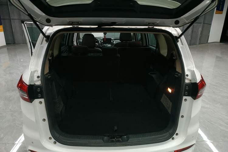 Used Lifan Auto Xuanlang 2017 2.0L Manual Comfort Version
