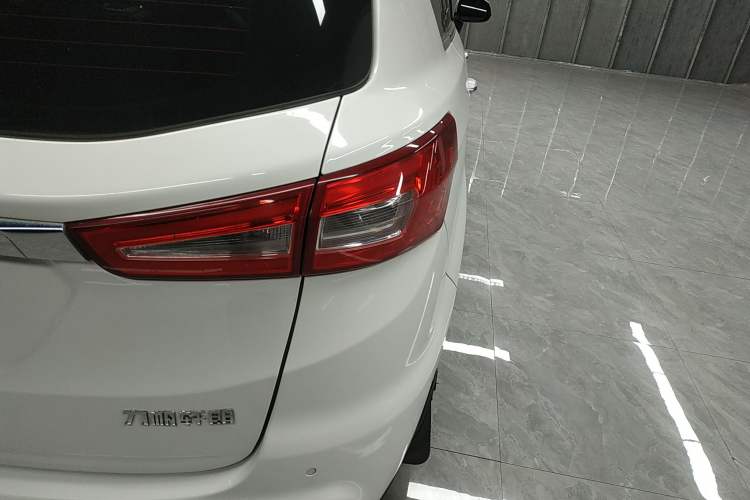 Used Lifan Auto Xuanlang 2017 2.0L Manual Comfort Version
