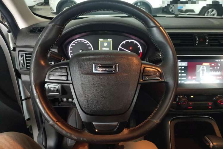 Used Qoros 5 2018 Revised Version 1.6T Automatic Leading Edition
