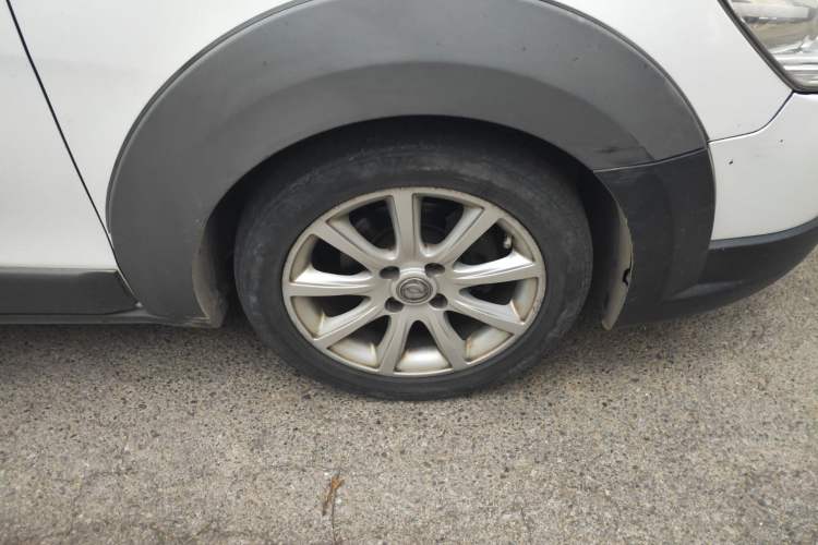 Used Dongfeng Aeolus H30 2013 CROSS 1.5L Automatic Luxury Model
