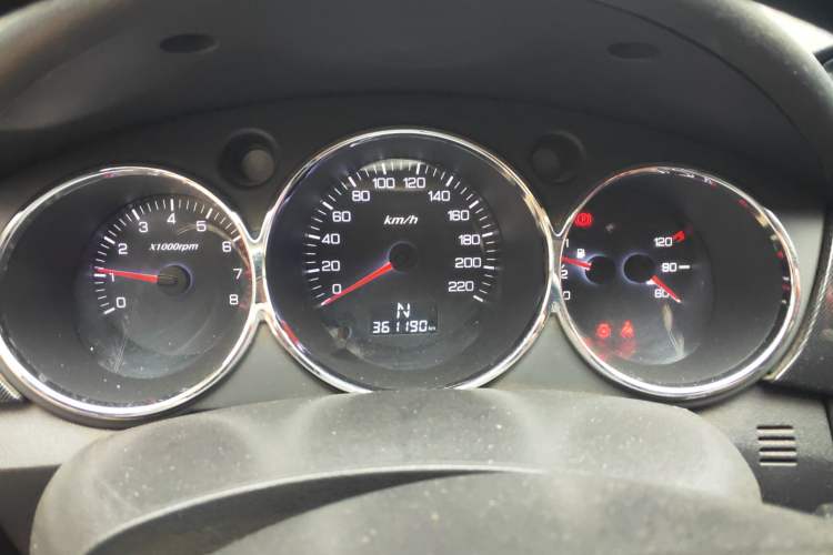 Used Dongfeng Aeolus H30 2013 CROSS 1.5L Automatic Luxury Model
