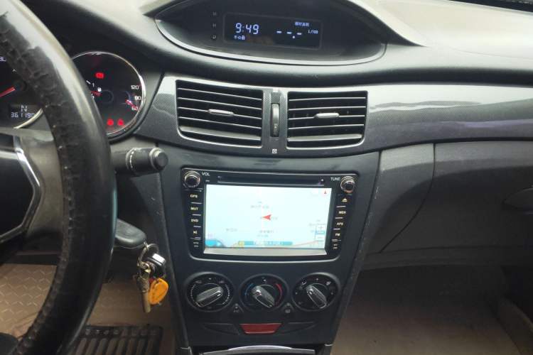 Used Dongfeng Aeolus H30 2013 CROSS 1.5L Automatic Luxury Model
