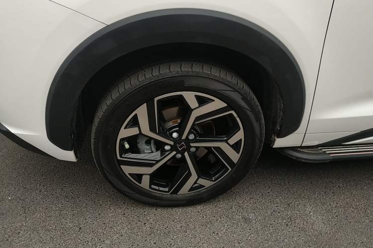 Used SOL X8 2021 300T DCT Leading Smart Connectivity Version 6 Seats