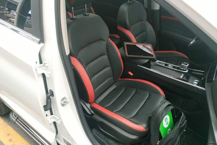 Used SOL X8 2021 300T DCT Leading Smart Connectivity Version 6 Seats