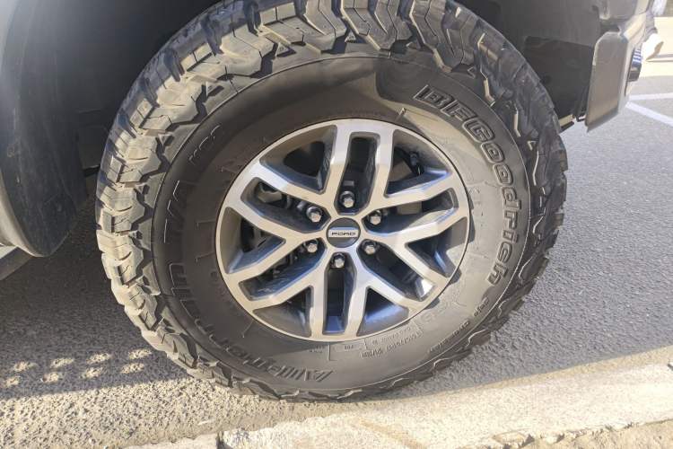 Used Ford F-150 Raptor 2017 3.5T Raptor Performance Enhanced Edition Right Front Wheel Hub