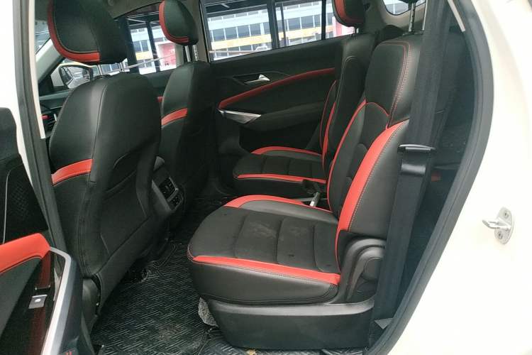 Used SOL X8 2021 300T DCT Leading Smart Connectivity Version 6 Seats