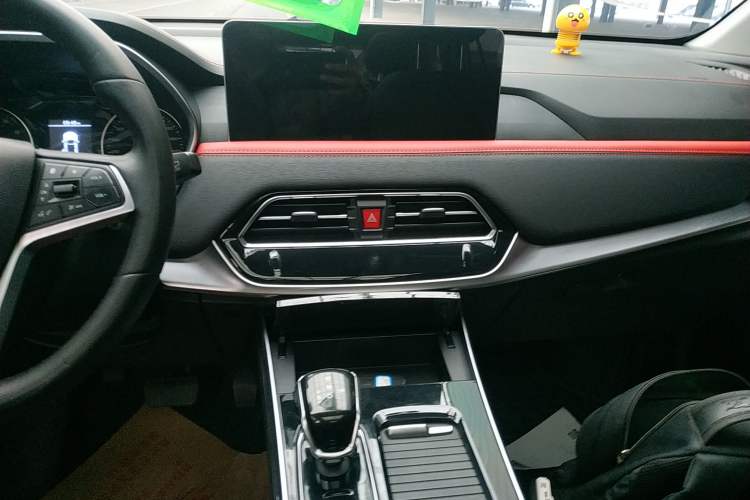 Used SOL X8 2021 300T DCT Leading Smart Connectivity Version 6 Seats