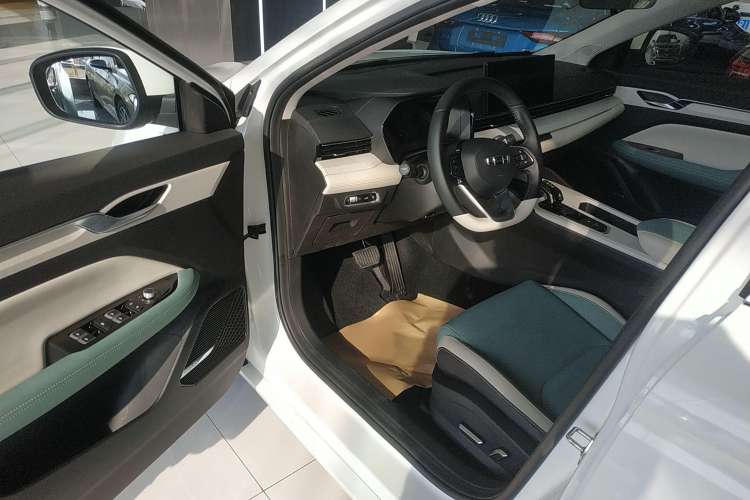 Used Geely Auto Emgrand L HiP 2022 1.5TD-DHT Pro 100KM Super Rui