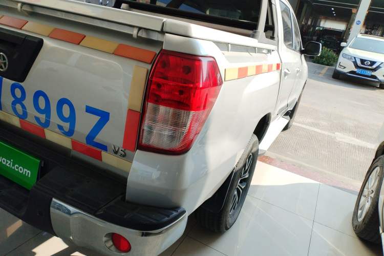 Used Dayun Pickup 2021 2.0T Diesel Two-Wheel Drive Manual Dayun Bull-Logo Axle 4F20TC
