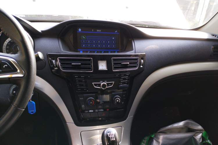 Used Dayun Pickup 2021 2.0T Diesel Two-Wheel Drive Manual Dayun Bull-Logo Axle 4F20TC
