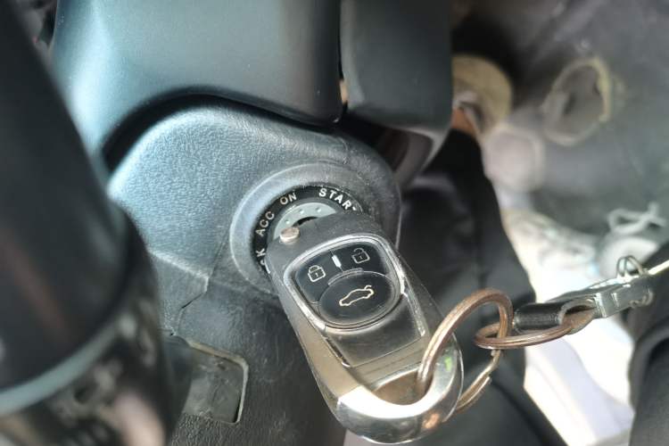 Used JAC Refine 2012 2.0L Timeless Edition HFC4GA3
