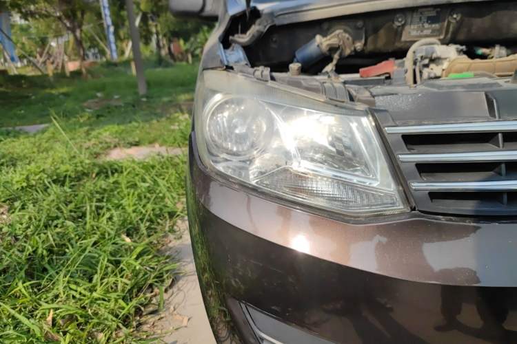 Used Dongfeng Fengon 330 2016 1.2L Manual Base Version DK12-07 Right Front Headlight