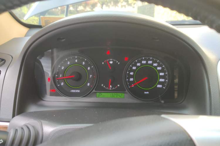 Used Chevrolet Captiva 2010 2.4 AT 7-Seater Luxury Version Instrument Cluster