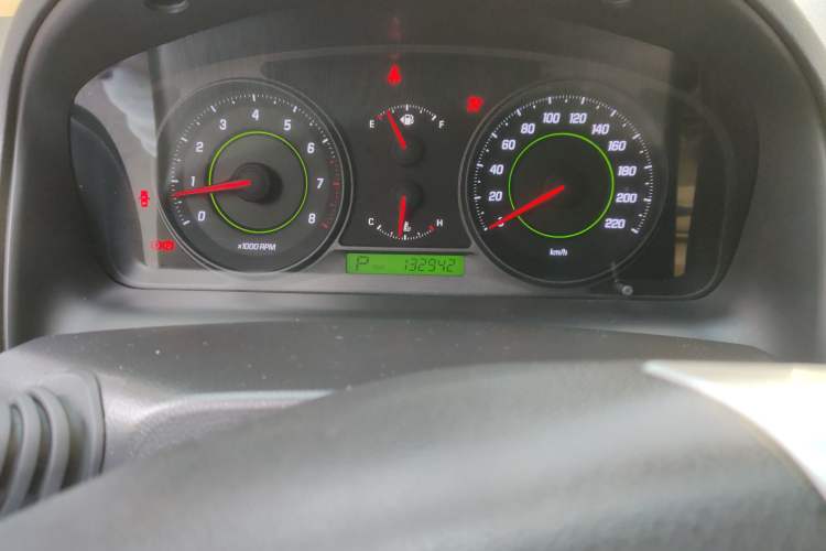 Used Chevrolet Captiva 2010 2.4 AT 7-Seater Luxury Version Odometer Close Up