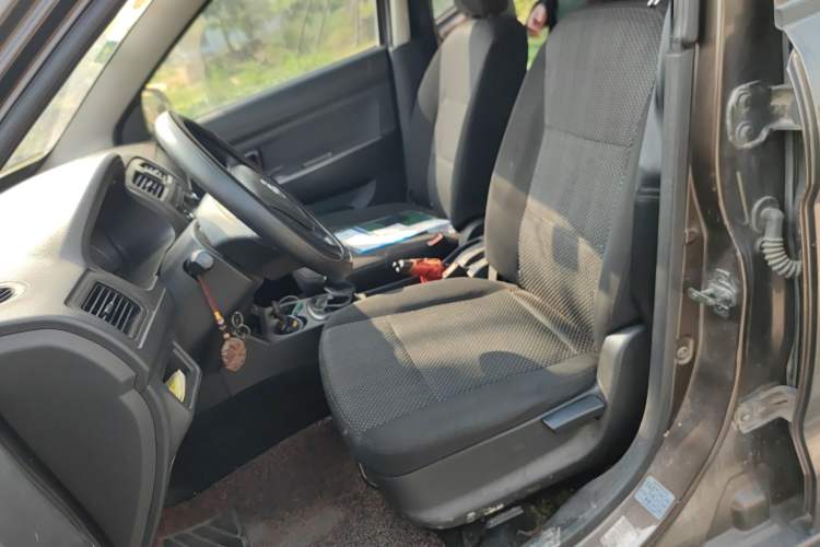 Used Dongfeng Fengon 330 2016 1.2L Manual Base Version DK12-07 Left Front Seat