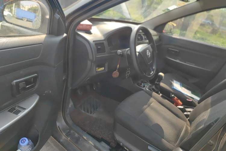 Used Dongfeng Fengon 330 2016 1.2L Manual Base Version DK12-07 Driver Seat