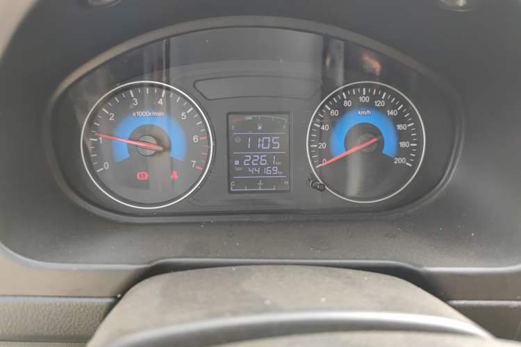 Used Dongfeng Fengon 330 2016 1.2L Manual Base Version DK12-07 Odometer Close Up