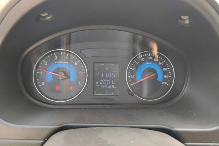 Used Dongfeng Fengon 330 2016 1.2L Manual Base Version DK12-07 Instrument Cluster