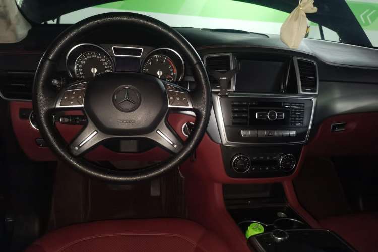 Used Mercedes-Benz M-Class 2014 ML 320 4MATIC
