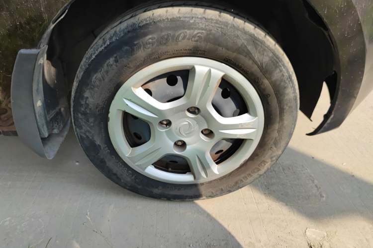 Used Dongfeng Fengon 330 2016 1.2L Manual Base Version DK12-07 Right Front Wheel Hub