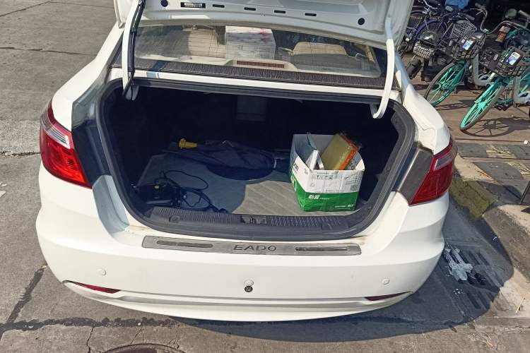 Used CHANGAN Eado 2012 1.6L Automatic Luxury Version China IV Standard
