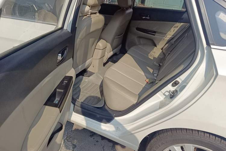 Used CHANGAN Eado 2012 1.6L Automatic Luxury Version China IV Standard
