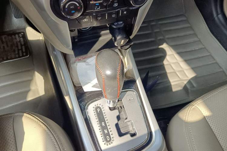 Used CHANGAN Eado 2012 1.6L Automatic Luxury Version China IV Standard
