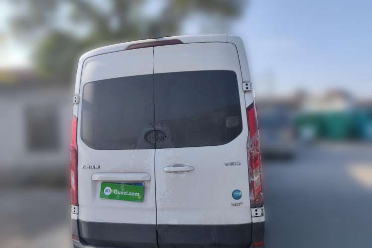 Used SAIC MAXUS Xintu V90 2019 2.0T Manual ZhiDuXing Rear-Drive Single-Tire Extended-Height Roof 7-Seater
