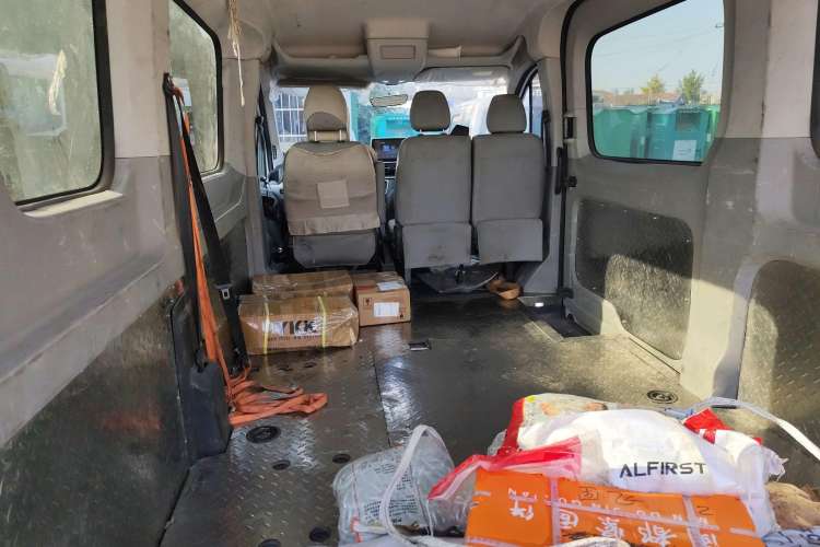 Used SAIC MAXUS Xintu V90 2019 2.0T Manual ZhiDuXing Rear-Drive Single-Tire Extended-Height Roof 7-Seater
