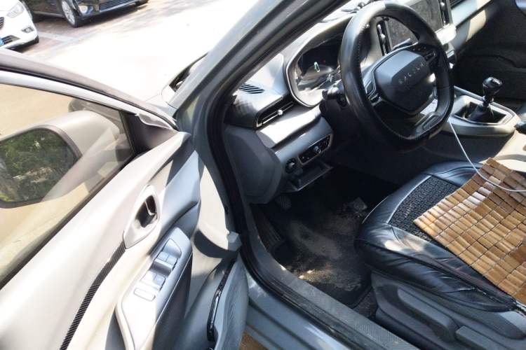 Used Baojun RC-5 2020 1.5L Manual Zhiyao Elite Edition
