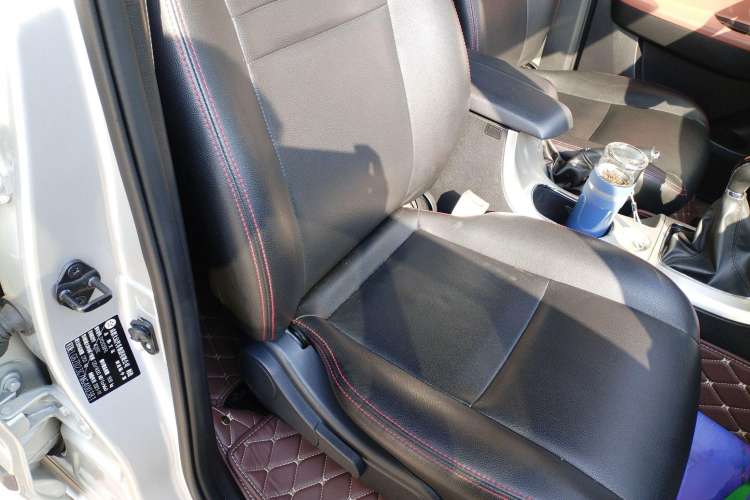 Used Dayun Pickup 2021 2.0T Diesel Two-Wheel Drive Manual Dayun Bull-Logo Axle 4F20TC
