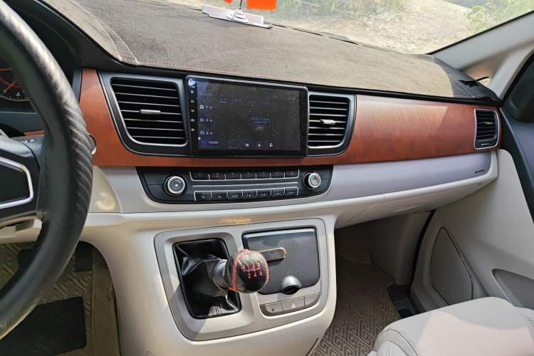 Used SAIC MAXUS G10 2016 2.0T Manual Elite Edition
