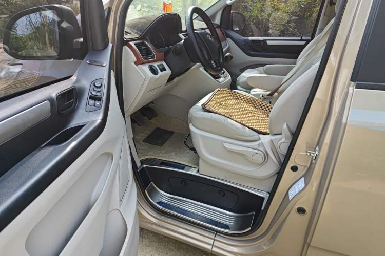 Used SAIC MAXUS G10 2016 2.0T Manual Elite Edition
