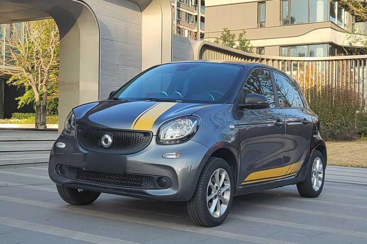 Used smart forfour 2018 1.0L 52 kW Dynamic Edition
