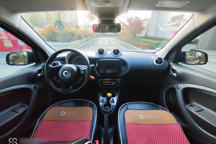 Used smart forfour 2018 1.0L 52 kW Dynamic Edition
