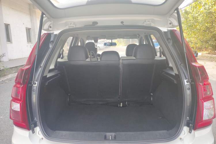 Used FORTHING Joyear XV 2016 1.6L CVT Comfort Model
