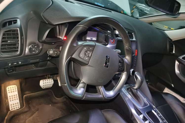 Used DS 5 2014 1.6T Luxury Edition THP200
