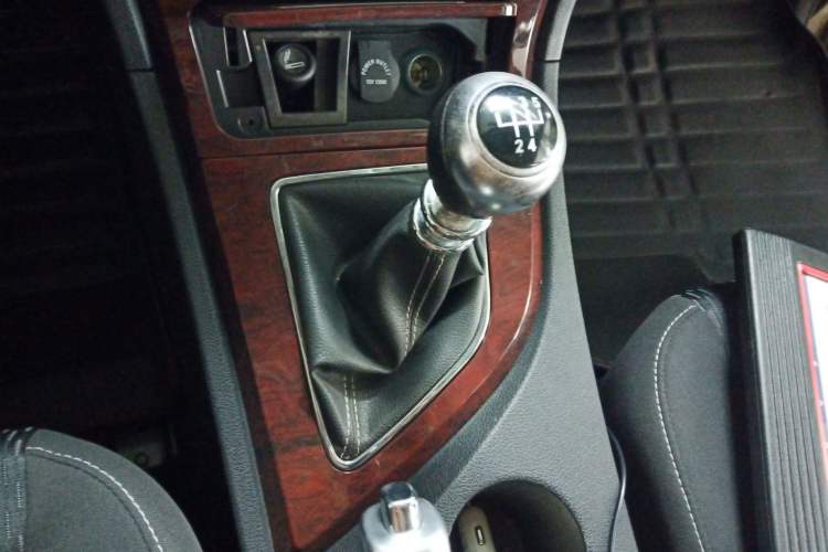 Used Zotye T600 2017 1.5T Manual Elite New Year Edition Gear Lever