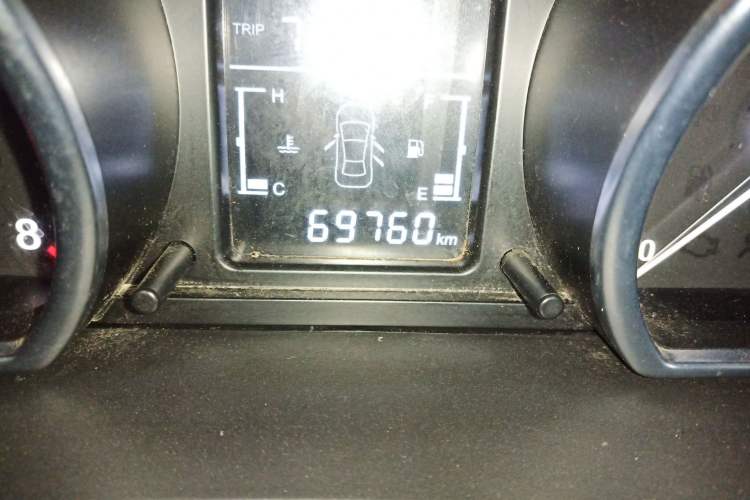 Used Zotye T600 2017 1.5T Manual Elite New Year Edition Odometer Close Up