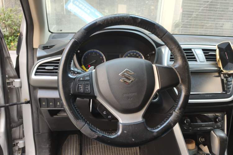 Used Suzuki S-Cross 2014 1.6L CVT Two-Wheel Drive Elite Version
