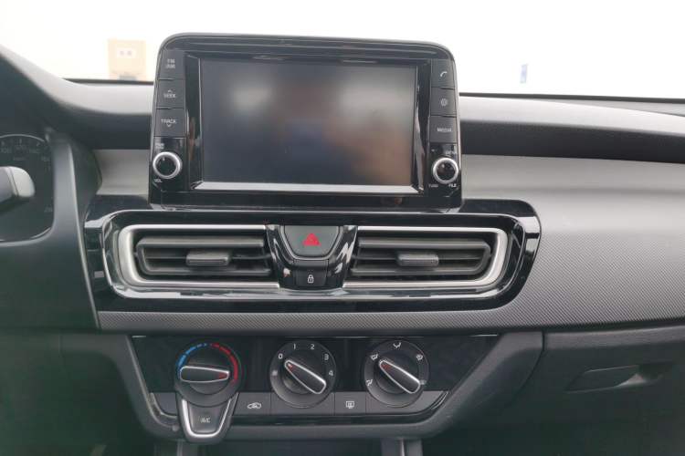 Used Kia Forte 2018 1.6L Manual Value Edition with Sunroof
