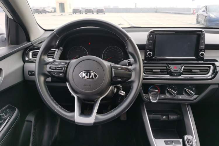 Used Kia Forte 2018 1.6L Manual Value Edition with Sunroof
