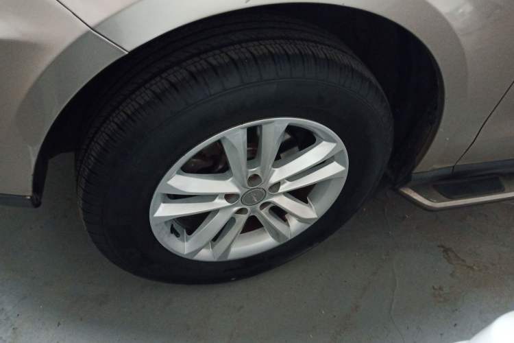 Used Zotye T600 2017 1.5T Manual Elite New Year Edition Left Front Wheel Hub