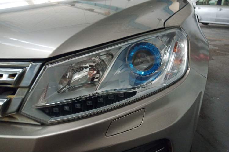 Used Zotye T600 2017 1.5T Manual Elite New Year Edition Left Front Headlight